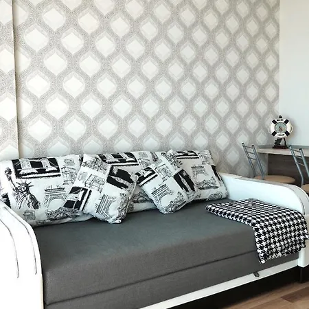 Apartment Апартаменты Возле Пляжа Отрада *